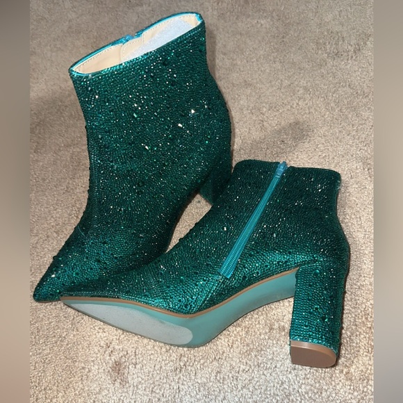 Betsy Johnson Teal/ Turquoise Booties. Size 8.5 - Picture 2 of 2